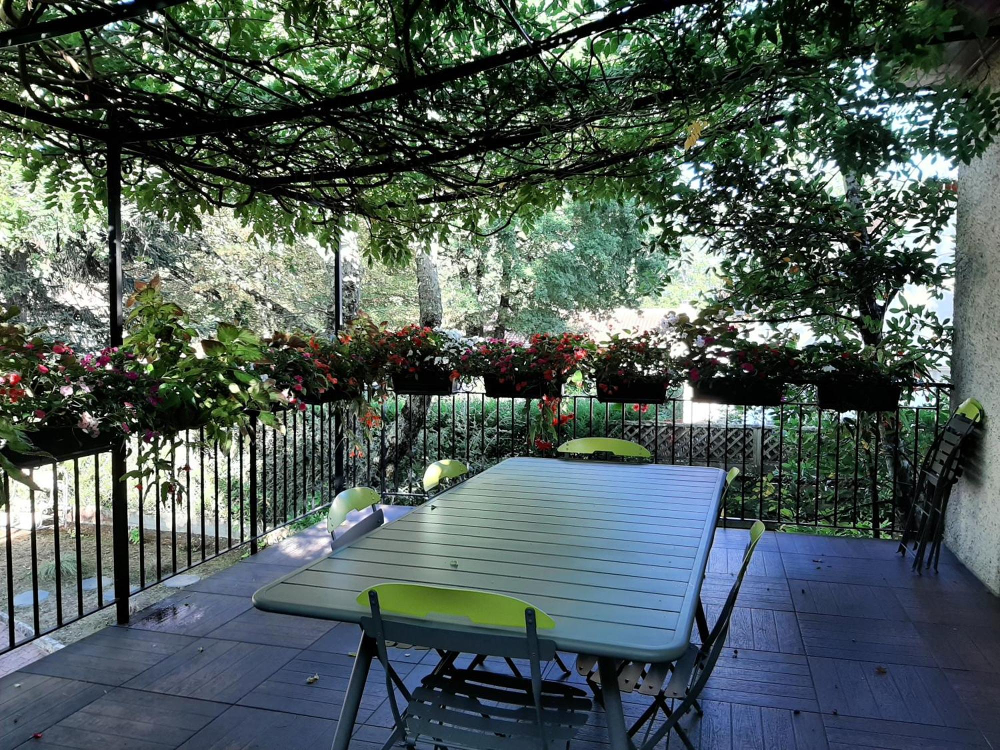 Bed and Breakfast Sakura Fontaine-le-Comte Zewnętrze zdjęcie